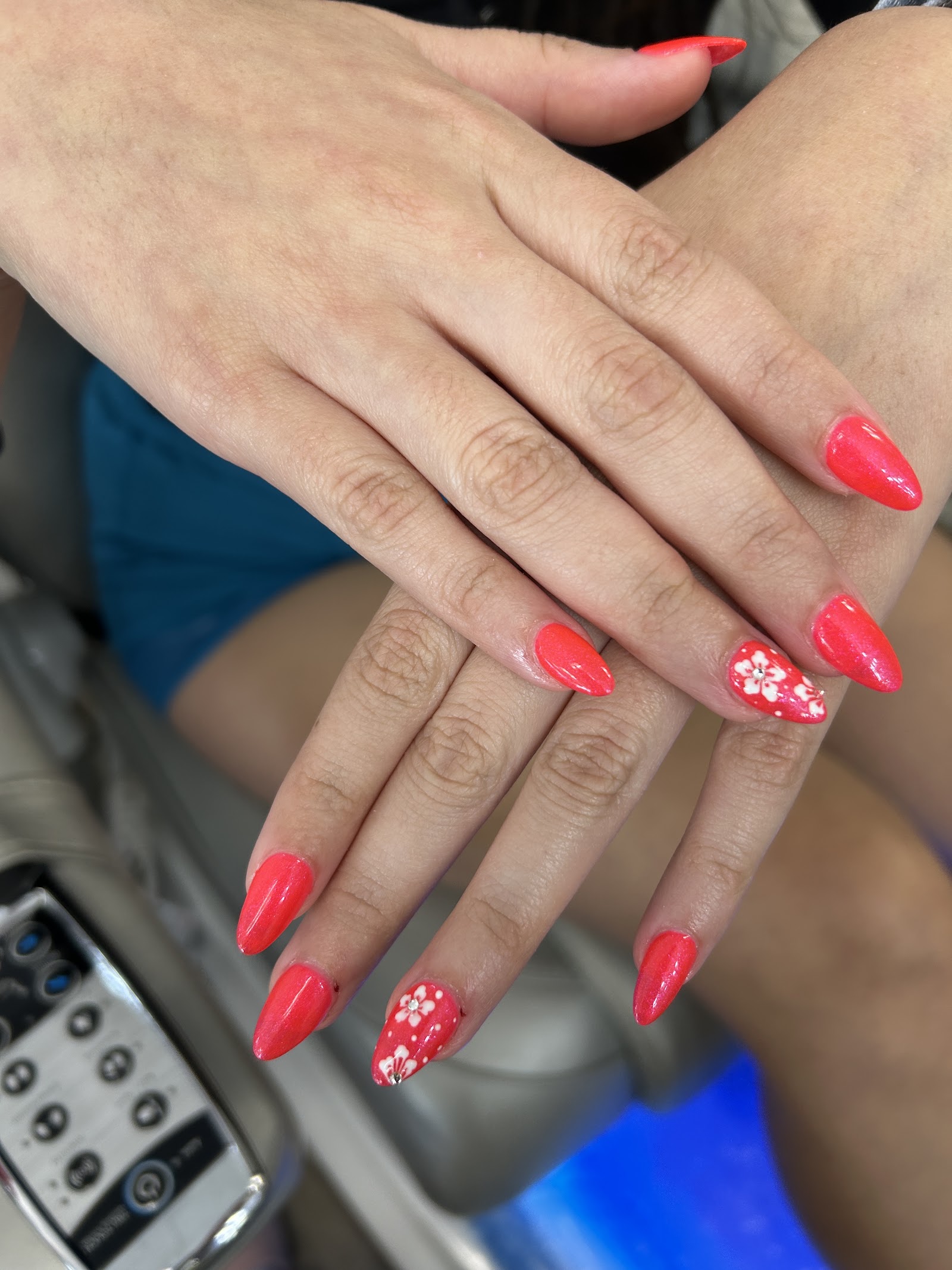 Vivi nails spa nail photo 3